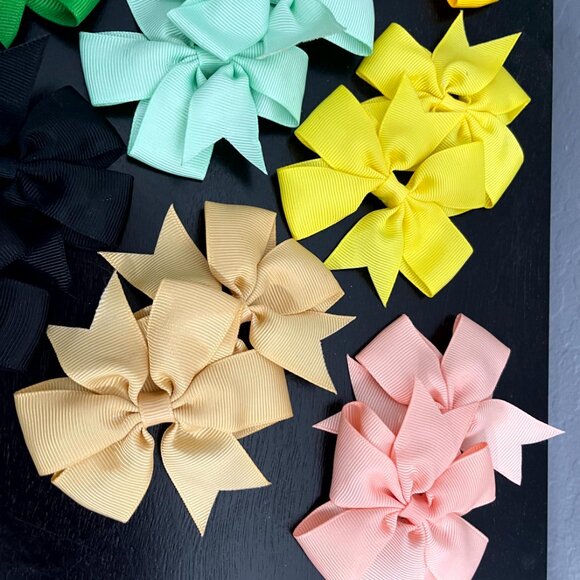 Lot of 17 Hair Bows - Picture 4 of 5